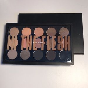 MAC in the flesh eye shadow pallet x 15